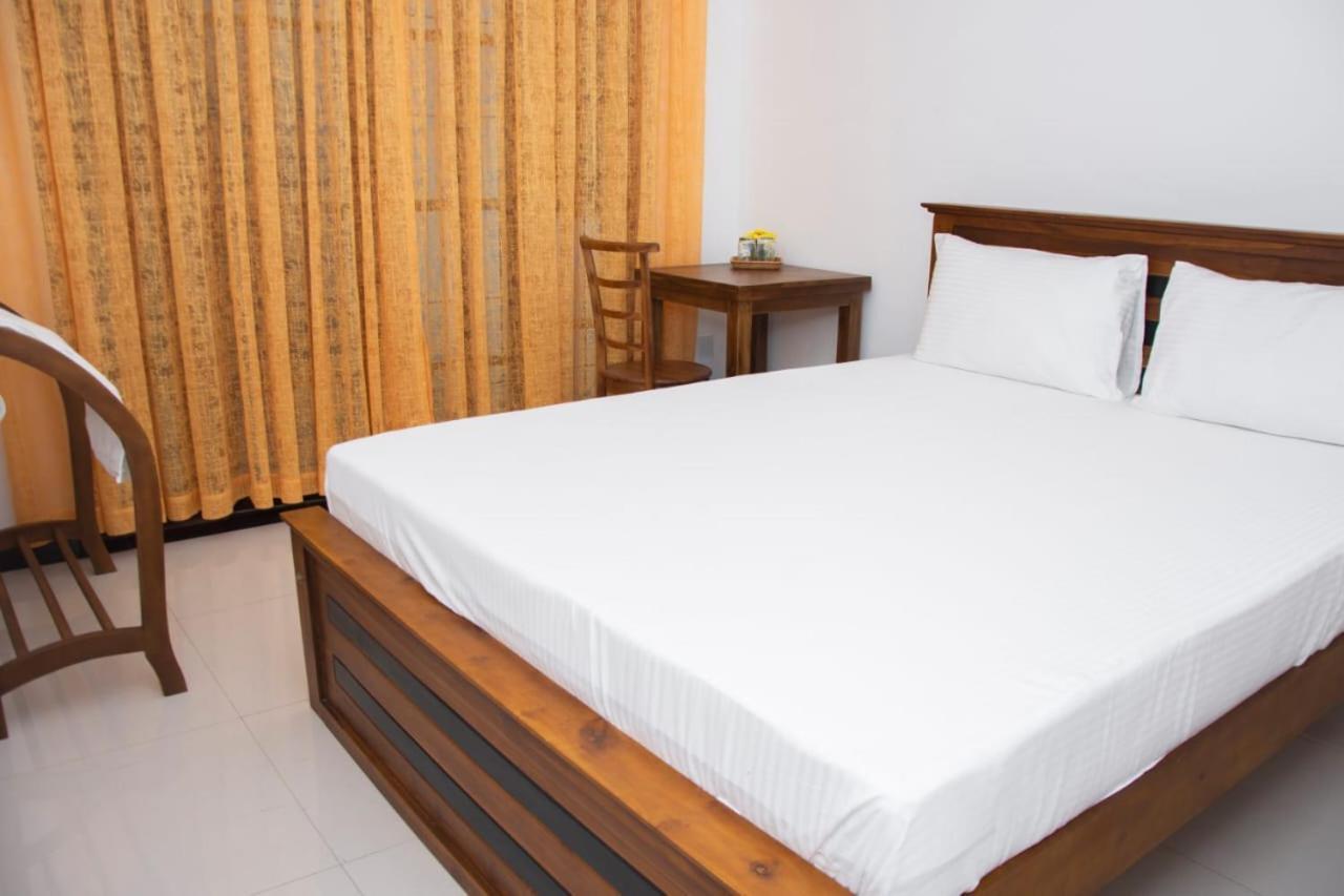 Sanmi Airport Resort Katunayake Exterior photo